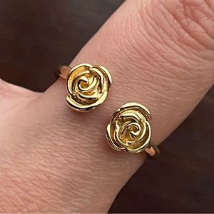 Gold Twin Rose Ring